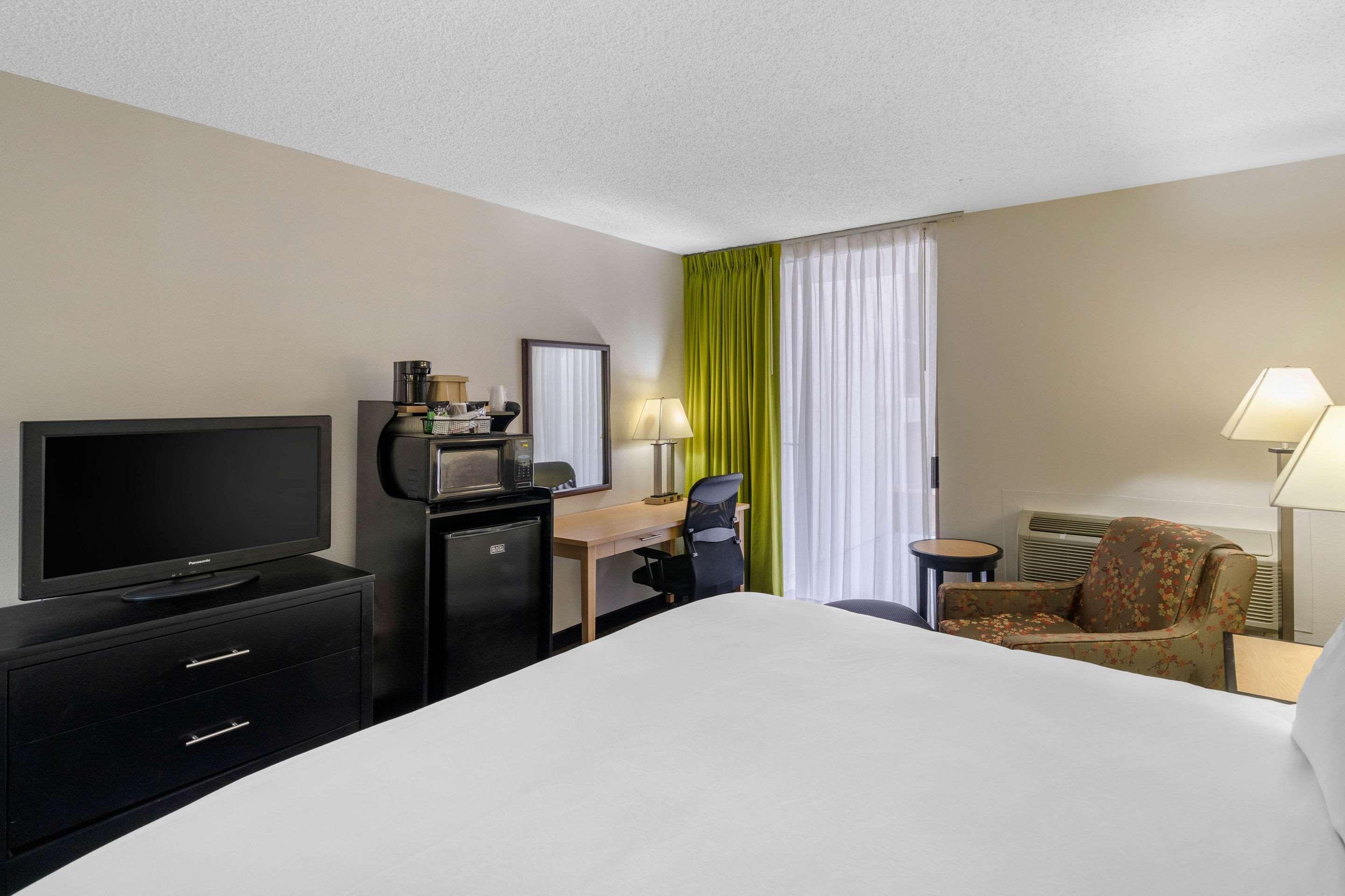 Quality Inn Tyler - Lindale Экстерьер фото