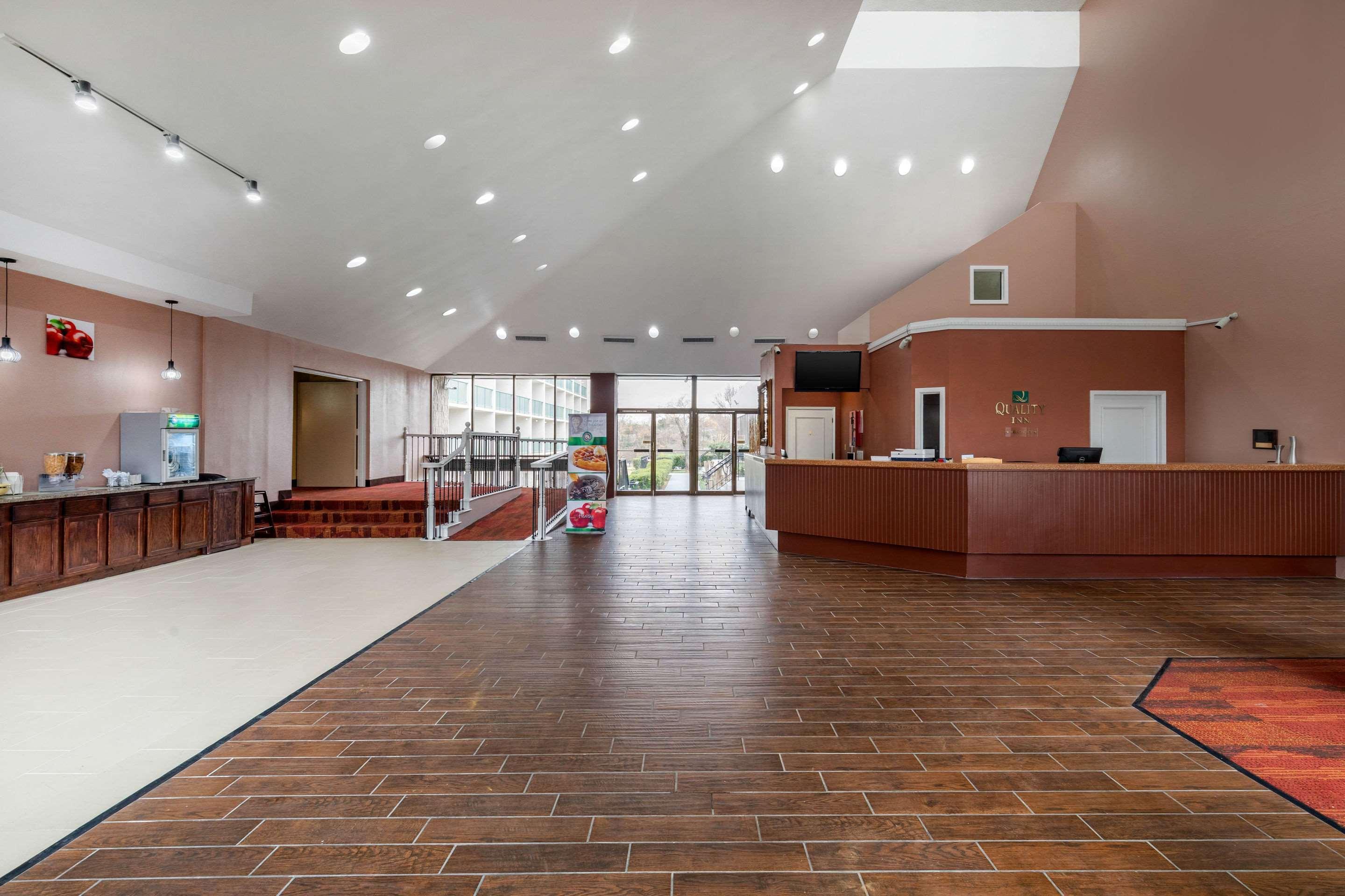 Quality Inn Tyler - Lindale Экстерьер фото
