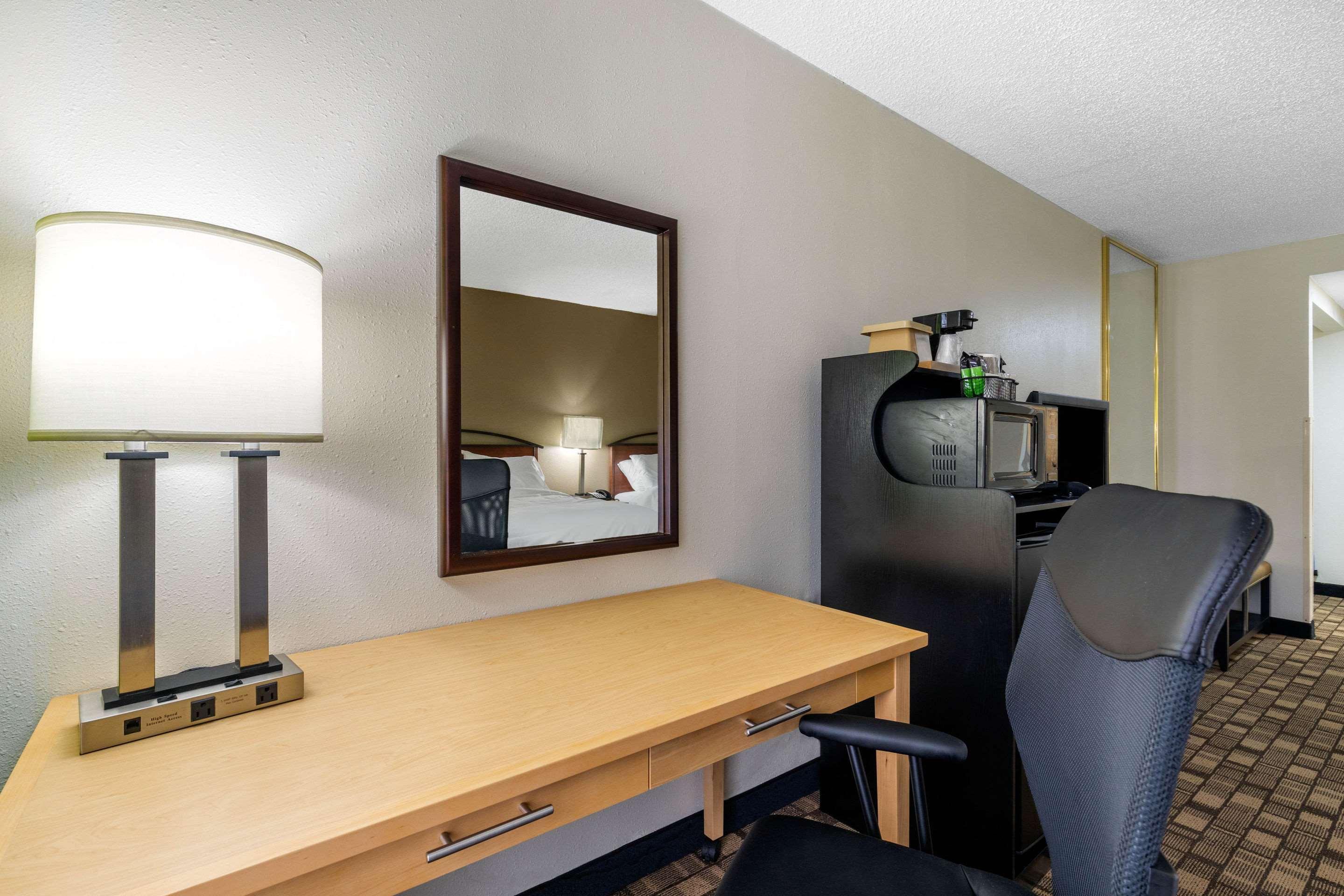 Quality Inn Tyler - Lindale Экстерьер фото